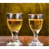 廠家直銷無(wú)鉛水晶小茅臺(tái)杯高腳白烈酒杯廣告促銷禮品定制LOGO